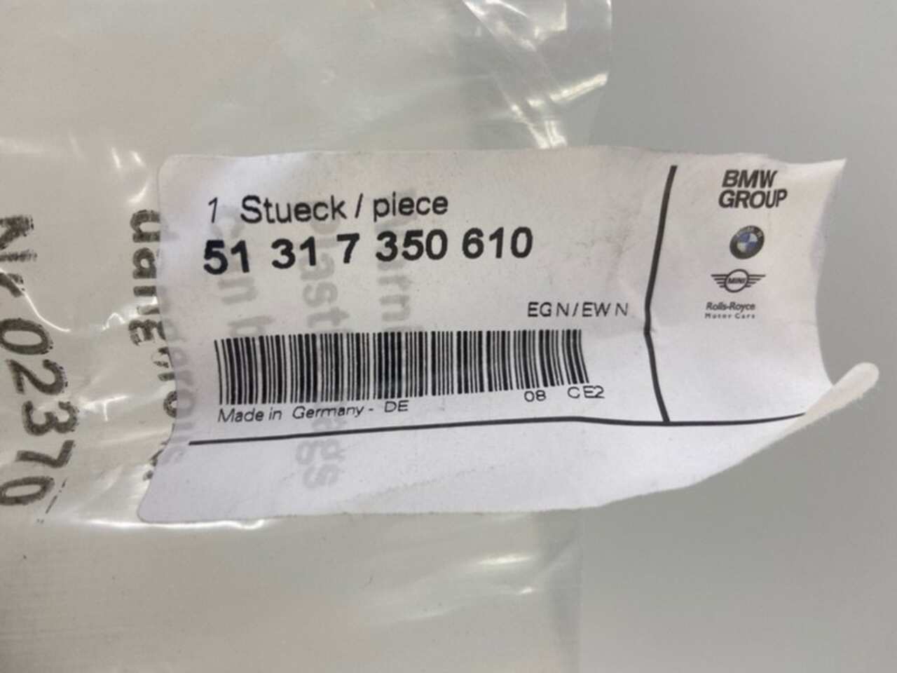 молдинг лобового стекла Прав. BMW X1 `F48 2015- Новый 51317350610 174830