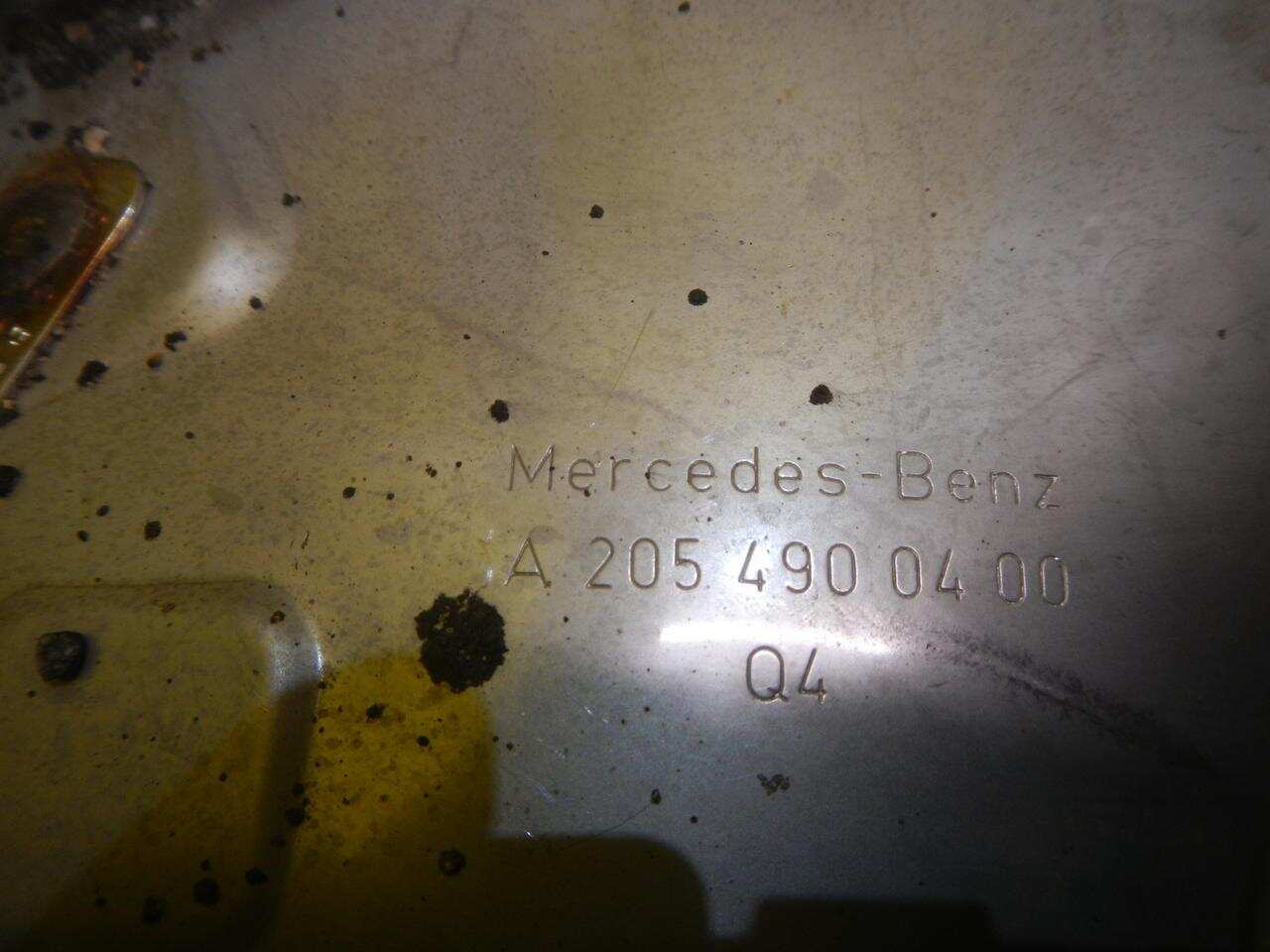 Насадка глушителя правая MERCEDES-BENZ C W205 (2014-2018) A2054900400 0000001328943