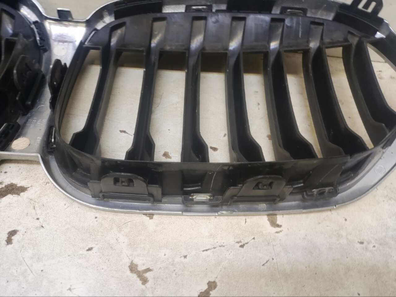 Решетка радиатора BMW X1 F48 2019- БУ 51138493451 209448
