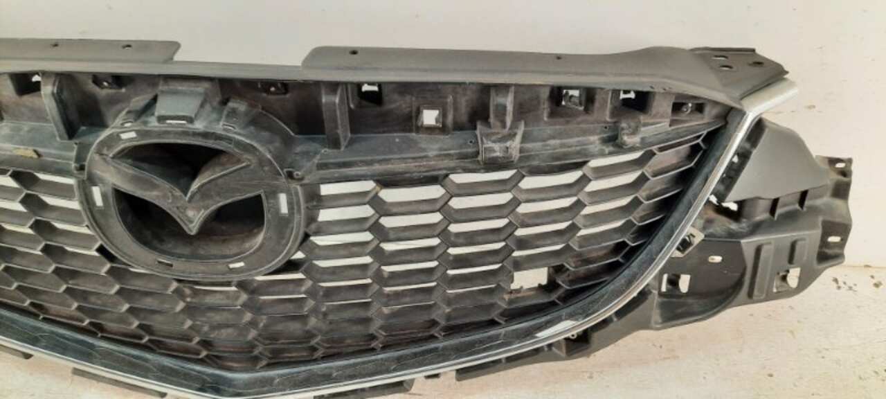 Решетка радиатора MAZDA CX-5 1 2011- БУ KD4550710D 116964