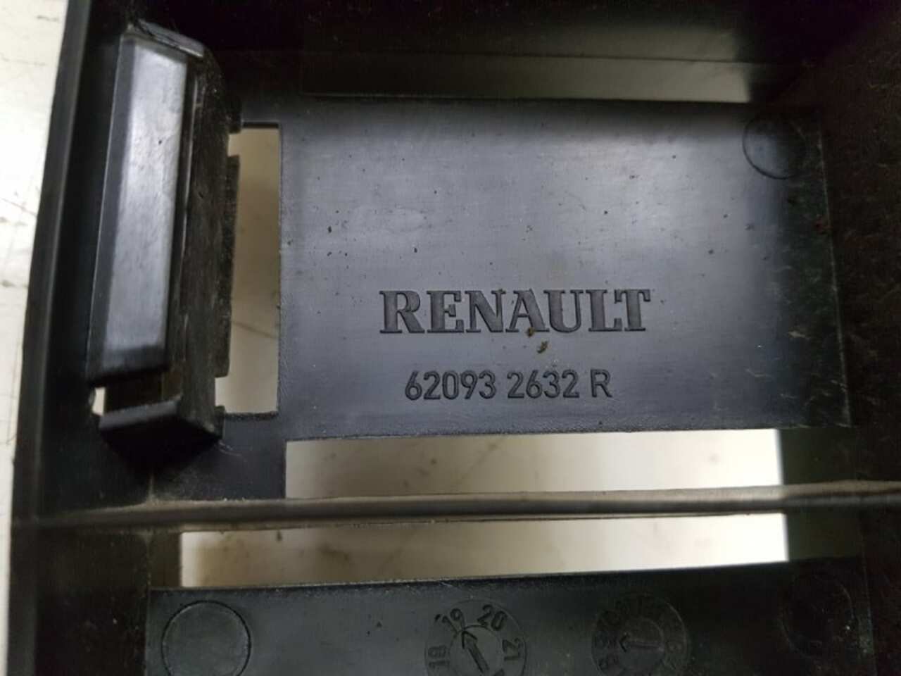 Абсорбер бампера Перед. RENAULT DOKKER Новый 620932632R 108324
