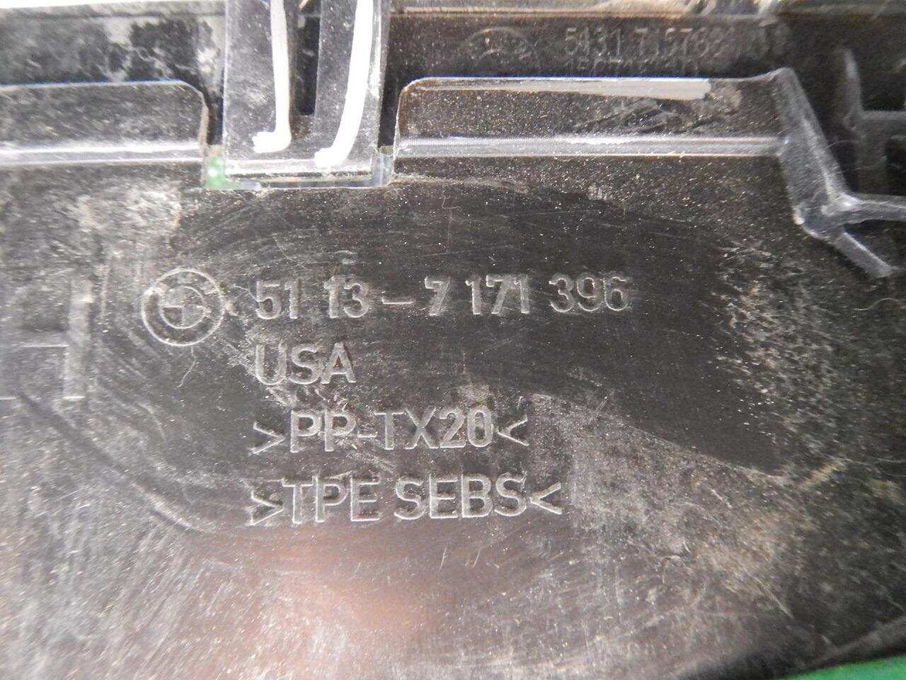 Решетка радиатора правая BMW X5 E70 (2006-2010) 51137171396 0000002356327