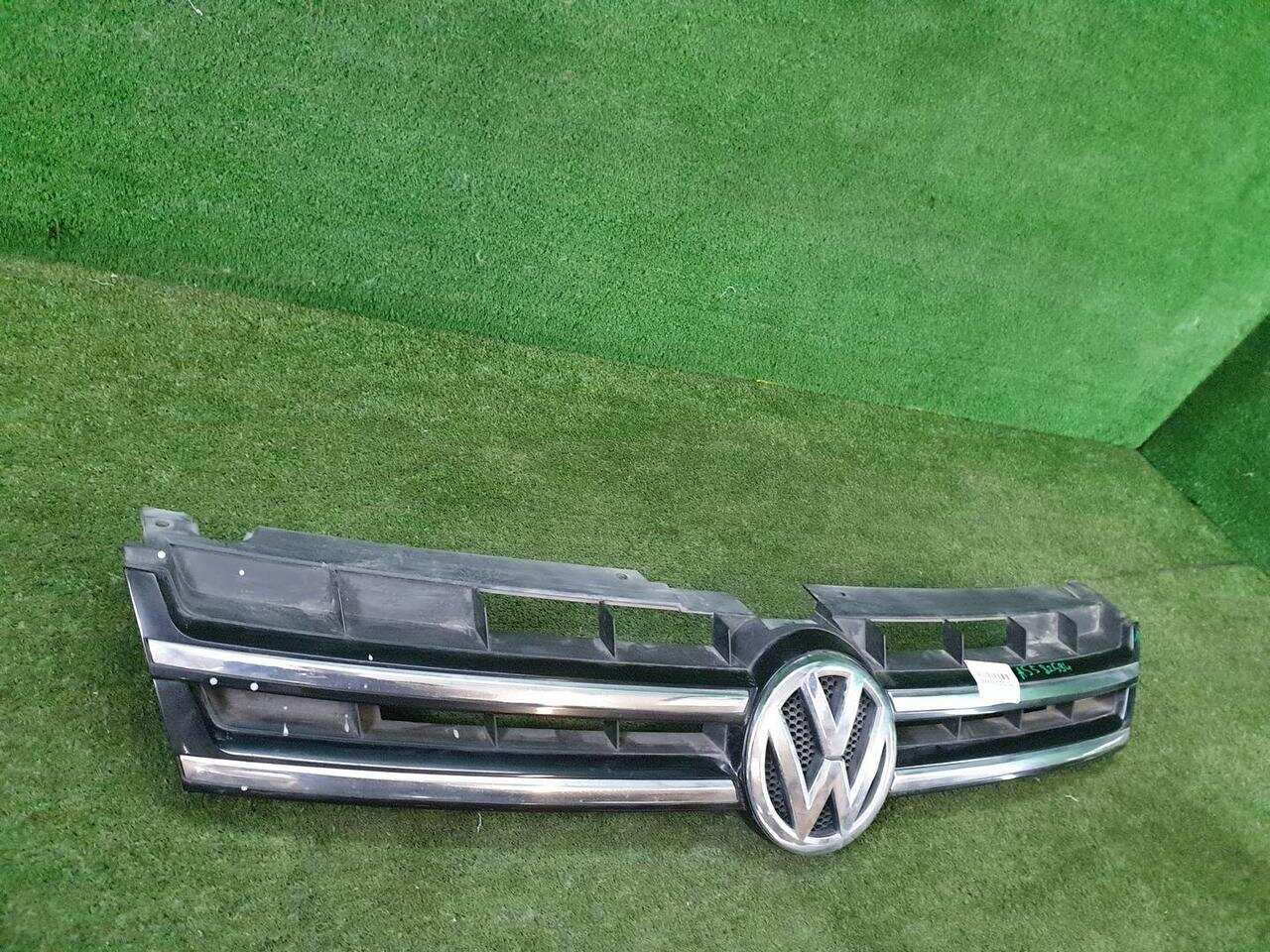 Решетка радиатора VW TOUAREG 2 NF (2010-2014) 7P6853651AZLL 0000005582594
