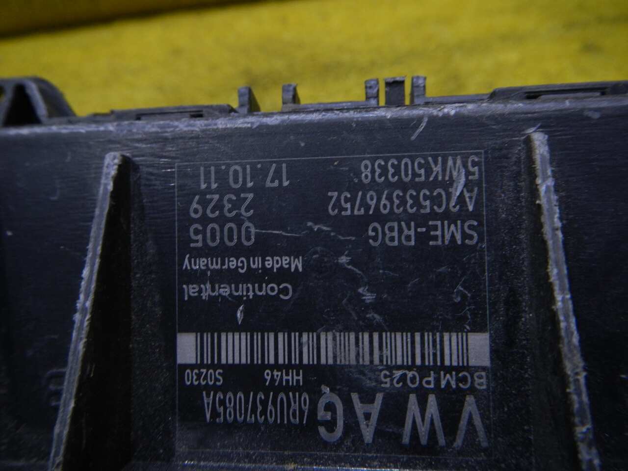 Блок VW POLO SEDAN (2010-2015) 6RU937085A 0000001364446