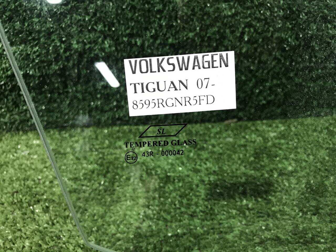 Стекло двери переднее правое VW TIGUAN 1 (2007-2011) 8595RGSR5FD 0000006117108