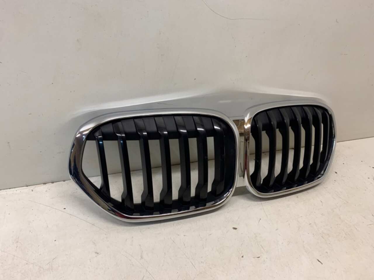 Решетка радиатора BMW X1 F48 2019- БУ 51138493451 106715