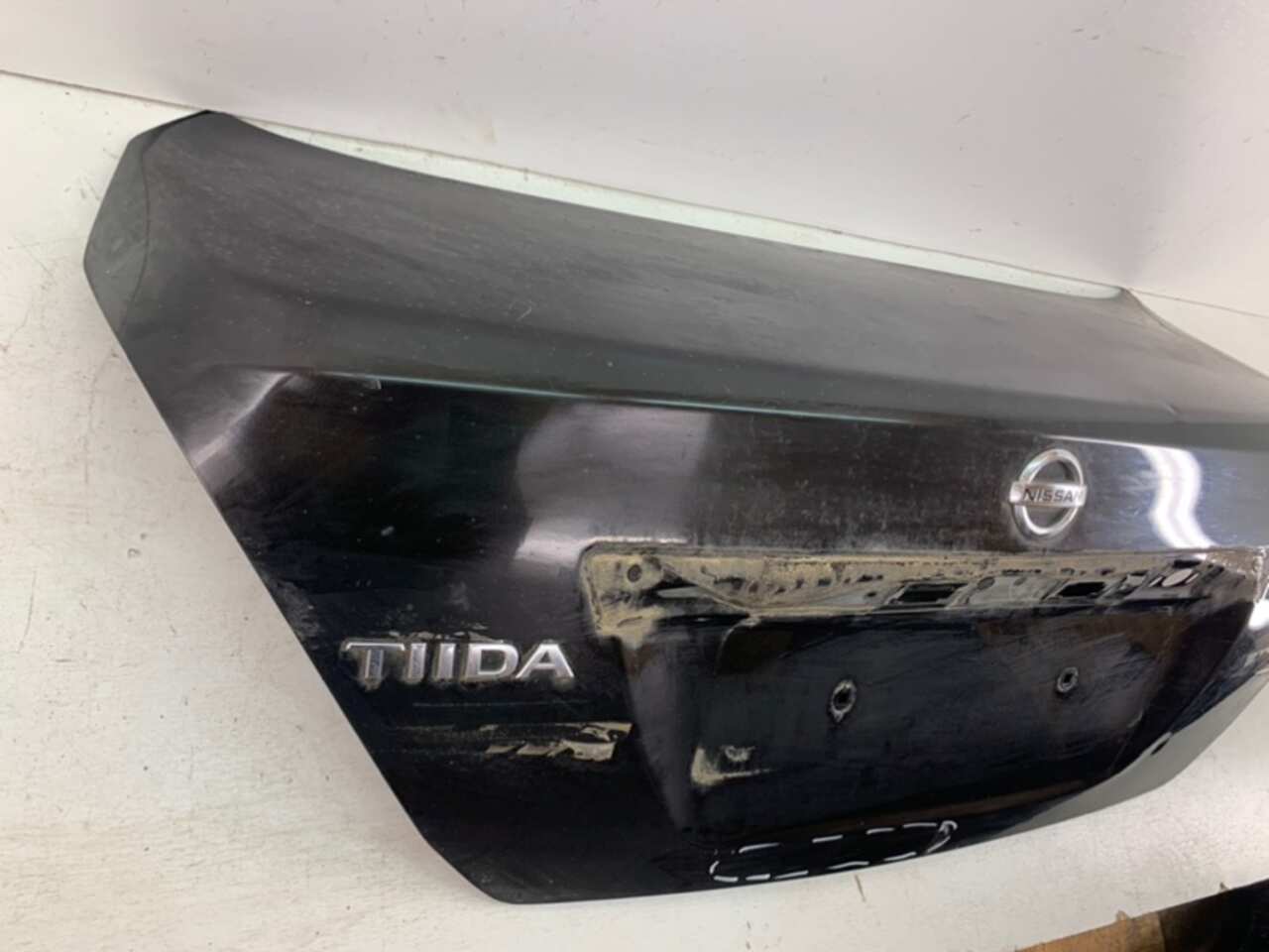 крышка багажника NISSAN TIIDA `C11 2007- БУ H4300EM1MA 129578