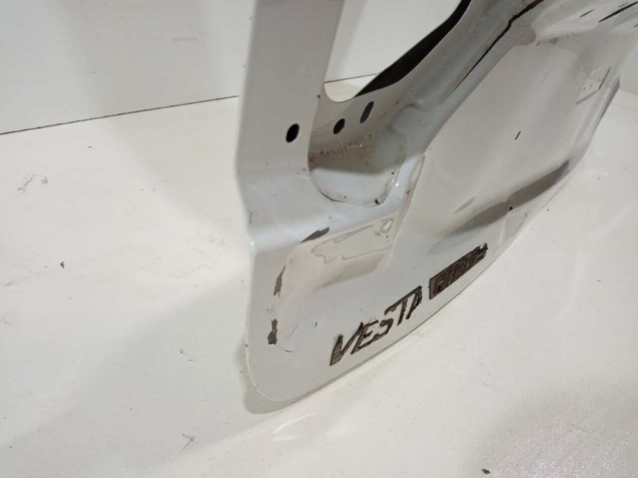 крышка багажника LADA VESTA 2015- БУ 8450102347 178702