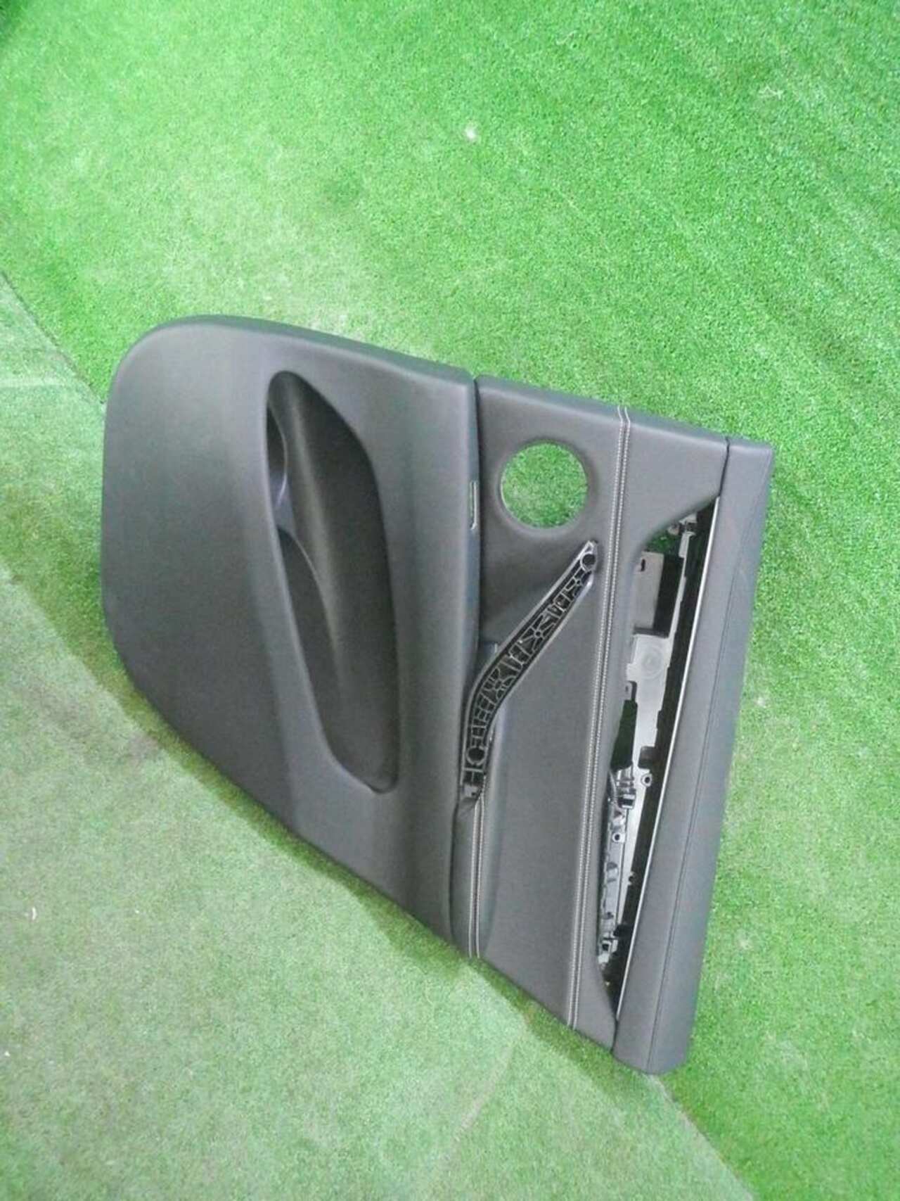 Обшивка двери задняя правая BMW X6 F16 (2014-2020) 51427484692 0000002500560