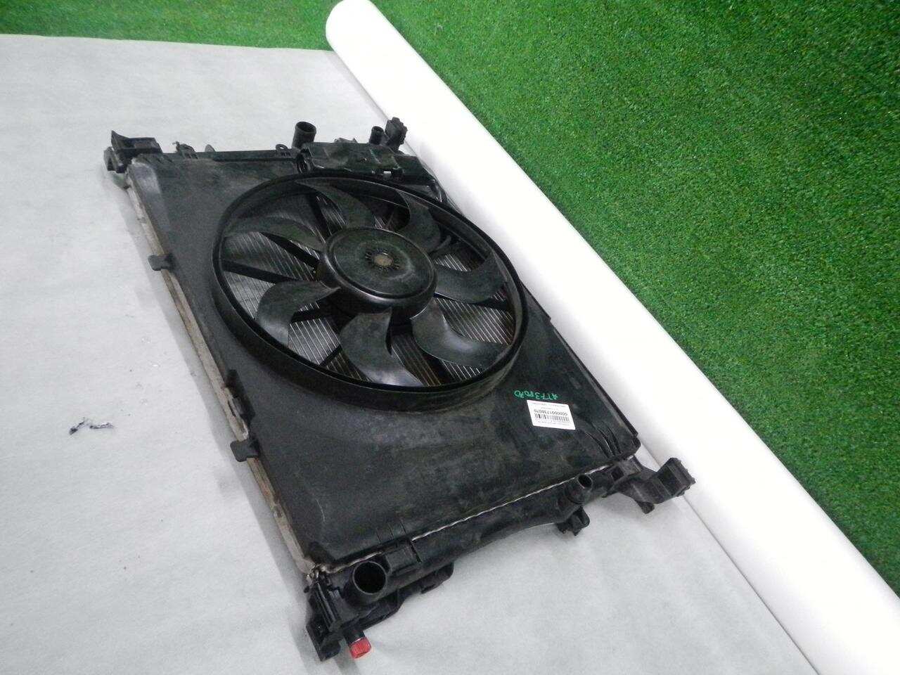 Радиатор охлаждения с диффузором MERCEDES-BENZ B W246 (2011-2014) A2465001303 0000001738070
