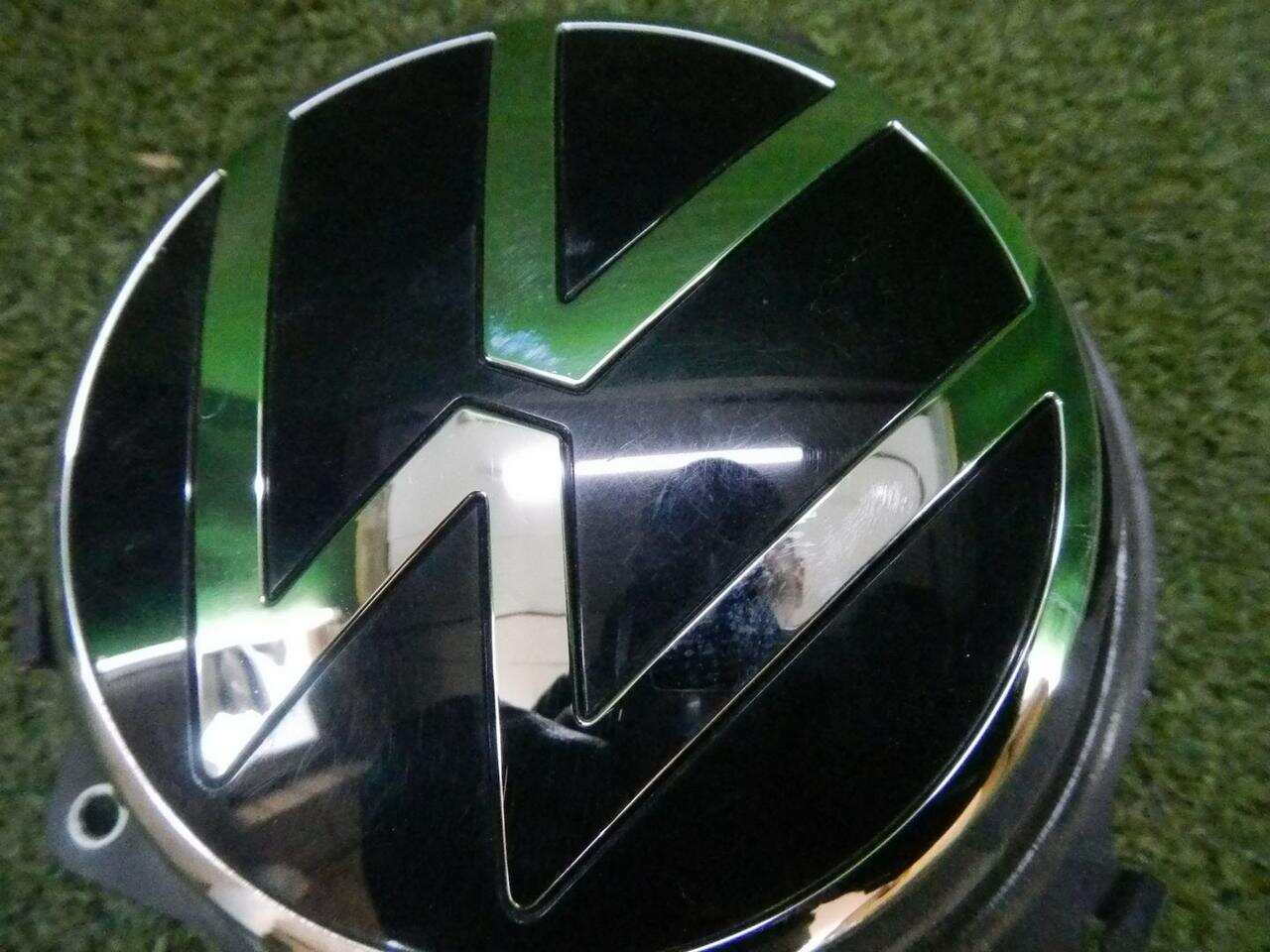 Эмблема крышки багажника VW GOLF 7 (2012-2017) 5G9827469D 0000003704219