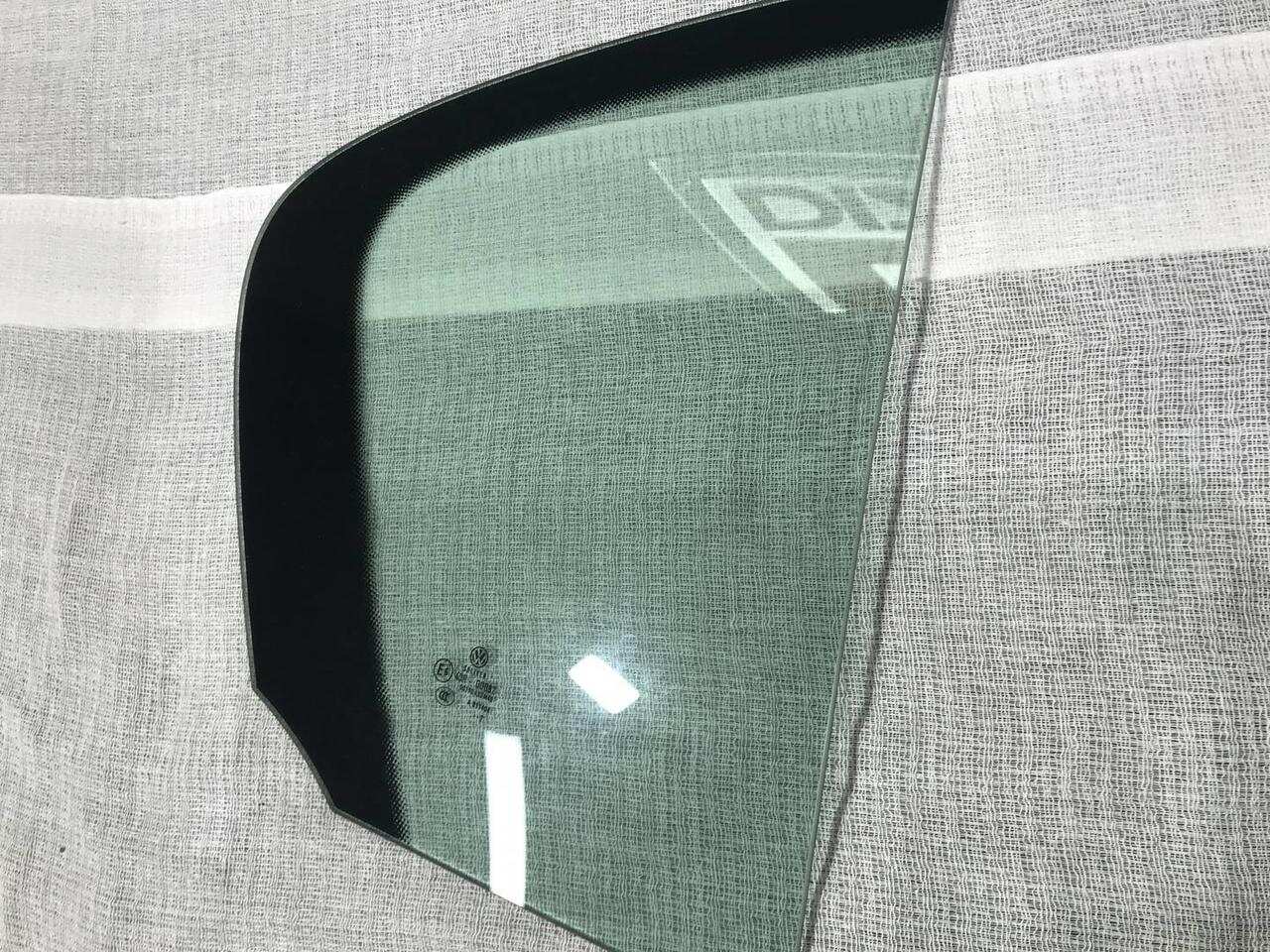 Форточка двери задняя правая VW PASSAT B7 (2011-2015) 3AE845216 0000006108649