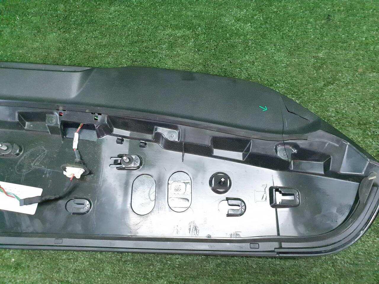 Спойлер крышки багажника AUDI Q5 2 80A (2017-2020) 80A827933D 0000005918218