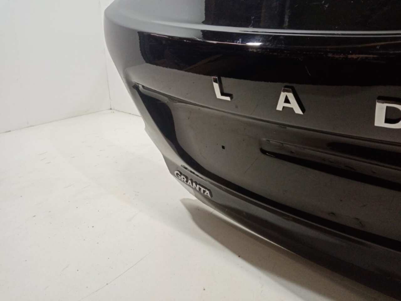 крышка багажника LADA GRANTA FL 2018- БУ 8450104283 180511