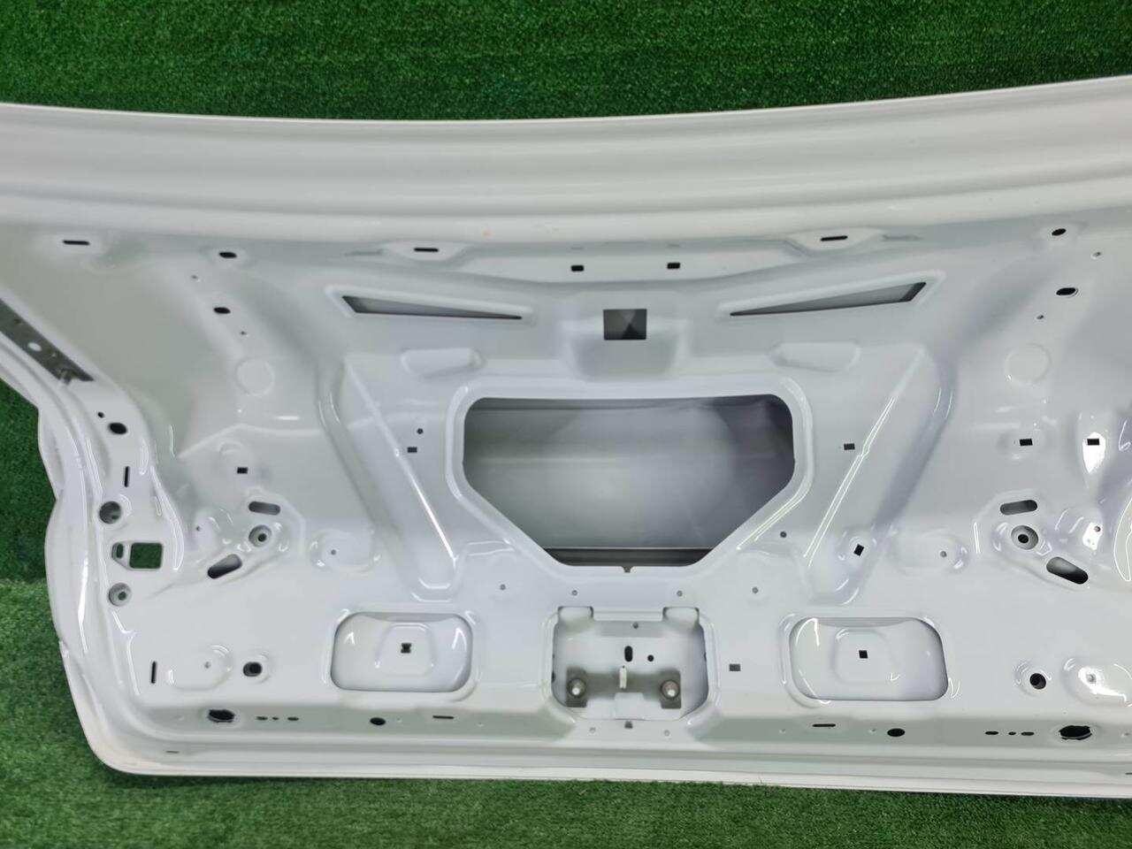 Крышка багажника   седан AUDI A4 5 B9 (2015-2020) 8W5827025K 0000006359034