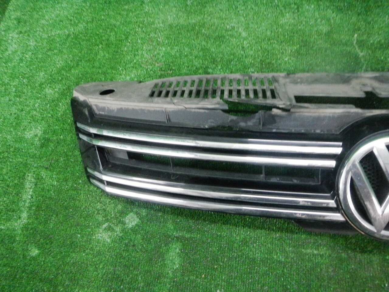 Решетка радиатора VW TIGUAN 1 (2011-2018) 5N0853651J9B9 0000001919950